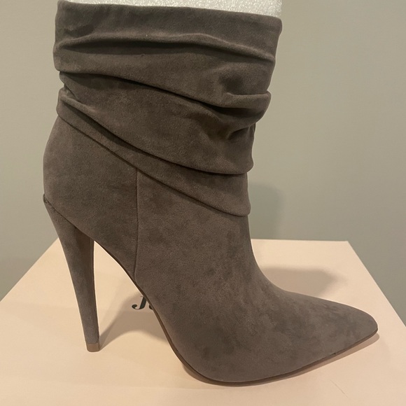 Dark grey booties - Picture 2 of 11
